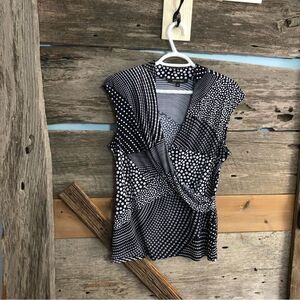 JONES Studio Size Med Dark Navy/White Polka Dot Sleeveless Blouse